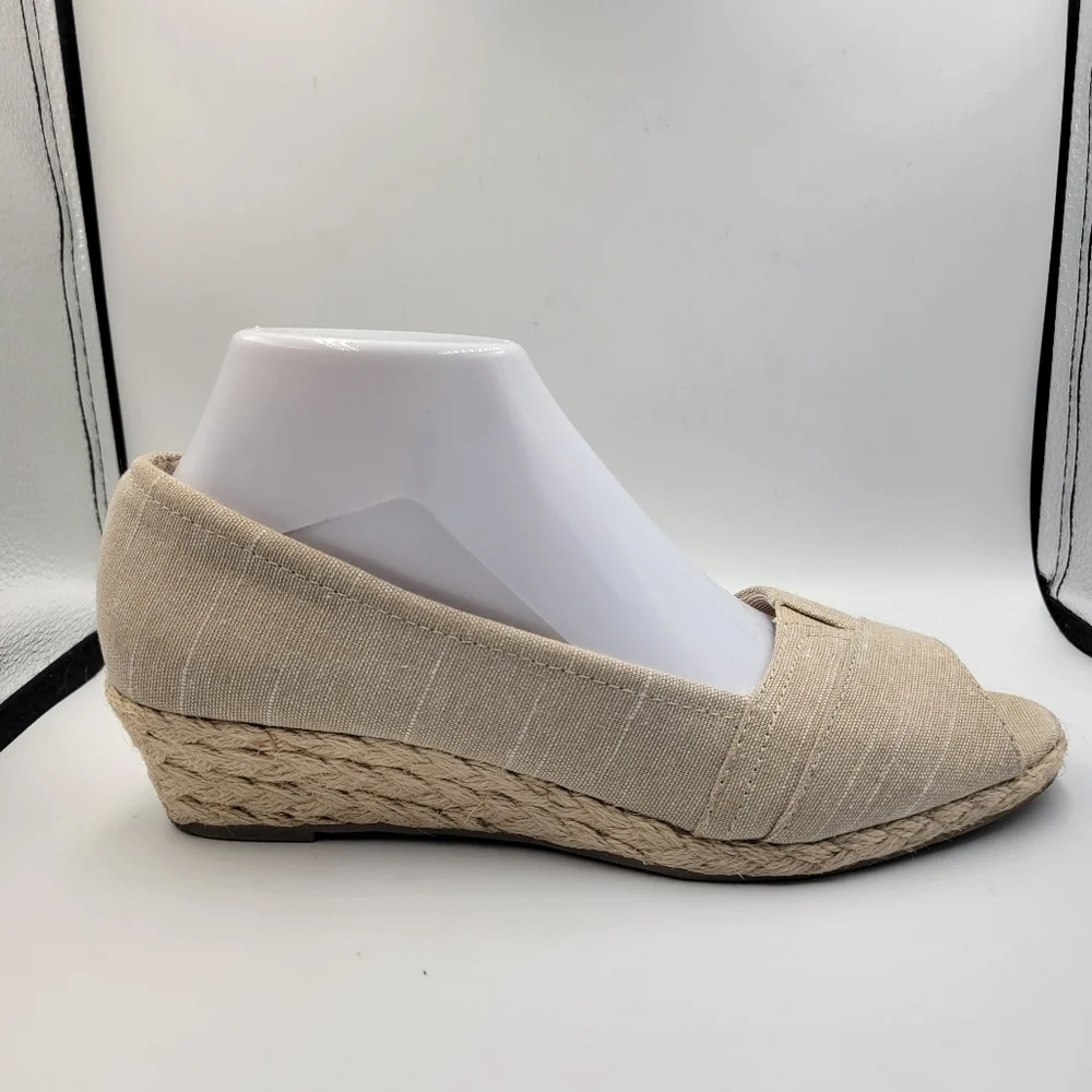 Lifestride Lioness Tan Canvas Espadrille Wedges Sz 8.5